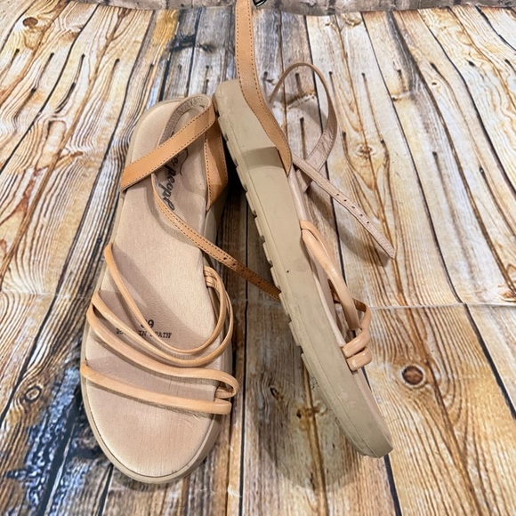 Free People Shoes - Free People Beige Strappy Sandals Womens Size 39